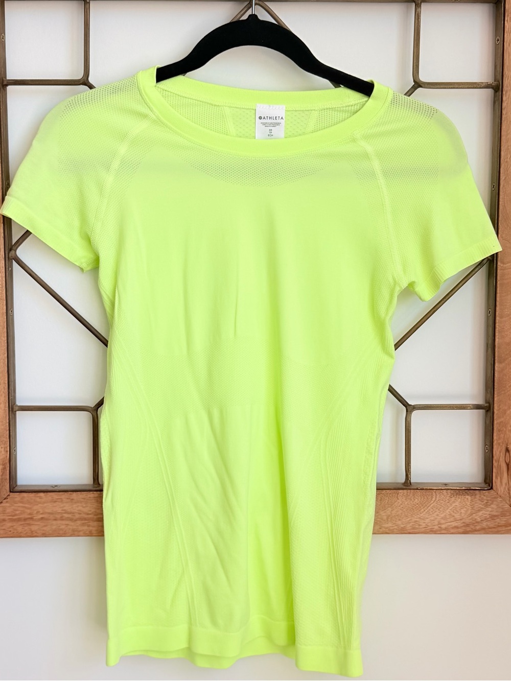 Athleta Women's Neon Yellow Green Short-Sleeve Performance Tee - XS